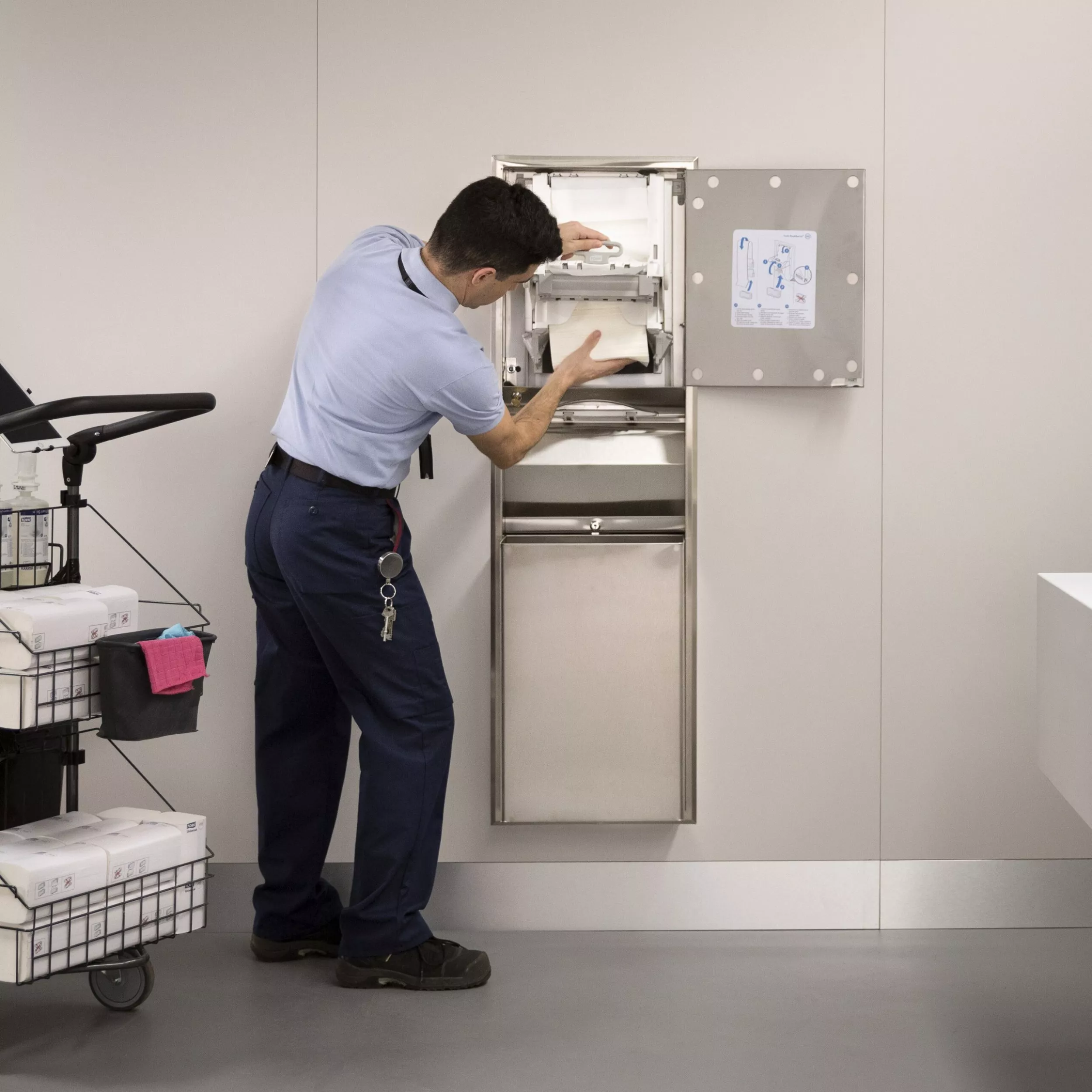 Tork PeakServe® Großes Modul für Papierhandtuch-Einbauschränke H5, hohe Kapazität, 552512